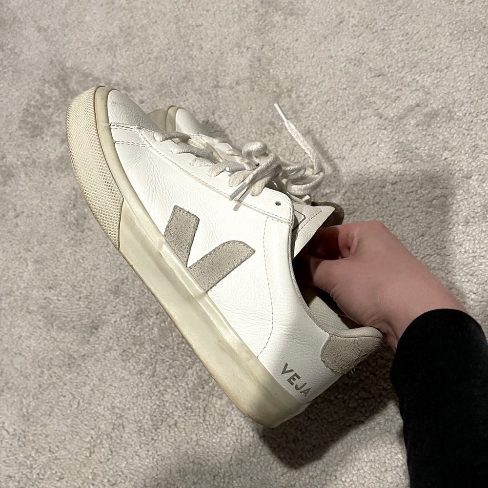 Veja sneakers barely worn